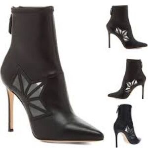 Pour La Victoria Black Ceara Ankle Boots